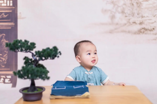 桦甸宝宝拉屎就哭